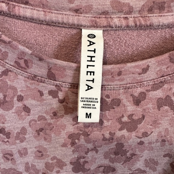 Athleta Leopard Print Long Sleeve Sweatshirt Women's Size M Pink Mauve - Picture 3 of 4